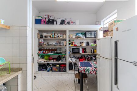 Casa à venda com 300m², 3 quartos e 4 vagas Casa à venda com 300m², 3 quartos e 4 vagasCozinha