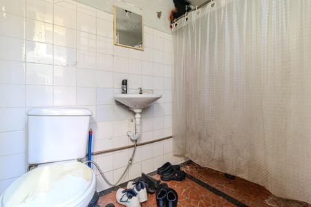 Casa à venda com 300m², 3 quartos e 4 vagas Casa à venda com 300m², 3 quartos e 4 vagasBanheiro de Serviço