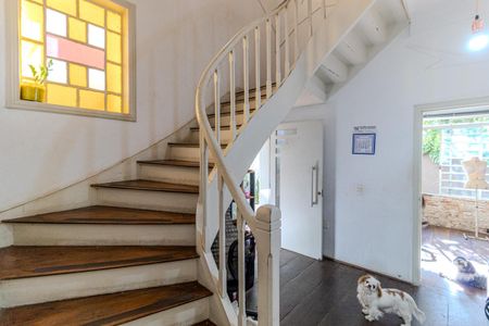 Escada de casa à venda com 3 quartos, 300m² em Higienópolis, São Paulo