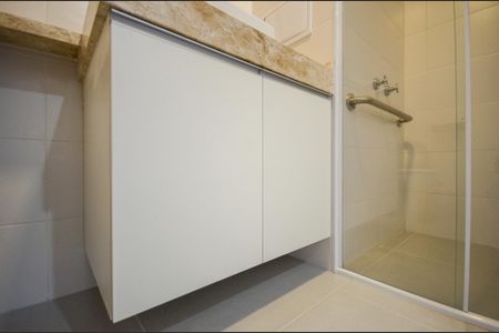 Banheiro de kitnet/studio para alugar com 1 quarto, 26m² em Vila Primavera, São Paulo