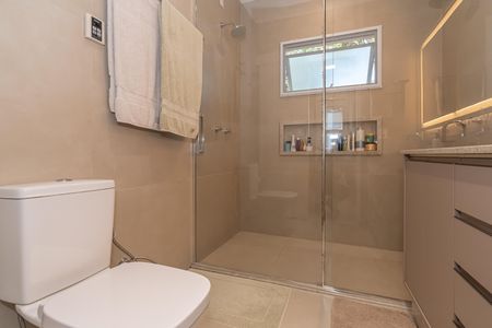 Casa de condomínio à venda com 155m², 3 quartos e 5 vagas Casa de condomínio à venda com 155m², 3 quartos e 5 vagasBanheiro da Suíte 1