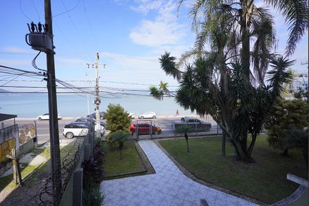 Sala - vista de apartamento para alugar com 3 quartos, 80m² em Coqueiros, Florianópolis