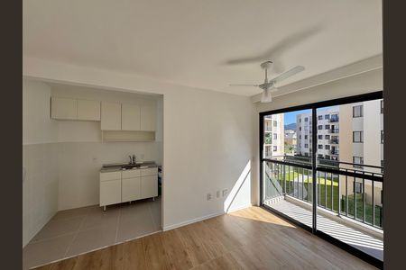 Sala de apartamento à venda com 2 quartos, 50m² em Recreio dos Bandeirantes, Rio de Janeiro