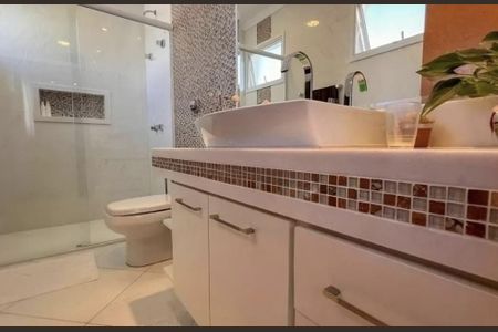 Casa de condomínio para alugar com 700m², 4 quartos e 6 vagas