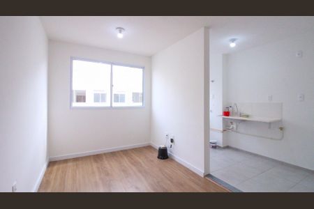 Sala de apartamento para alugar com 2 quartos, 43m² em Cidade São Mateus, São Paulo