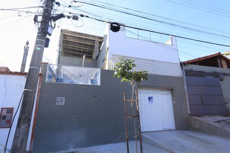 Fachada de casa à venda com 2 quartos, 180m² em Boa Vista, Belo Horizonte