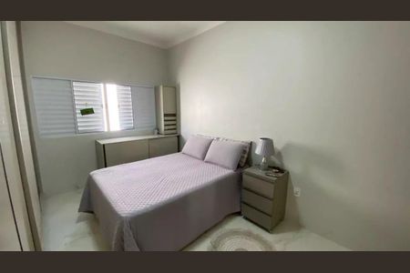 Casa para alugar com 180m², 3 quartos e 3 vagas Casa para alugar com 180m², 3 quartos e 3 vagasSuíte