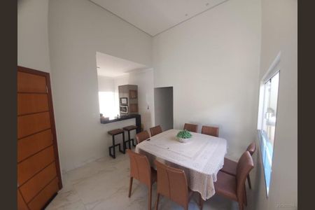 Casa para alugar com 180m², 3 quartos e 3 vagas Casa para alugar com 180m², 3 quartos e 3 vagasSala de Jantar