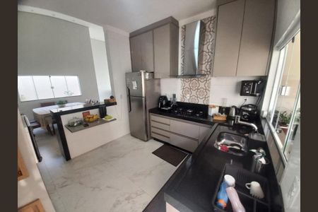 Casa para alugar com 180m², 3 quartos e 3 vagas Casa para alugar com 180m², 3 quartos e 3 vagasCozinha