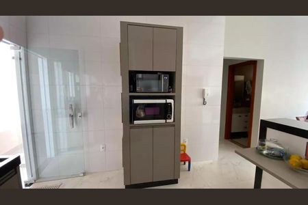 Casa para alugar com 180m², 3 quartos e 3 vagas Casa para alugar com 180m², 3 quartos e 3 vagasCozinha