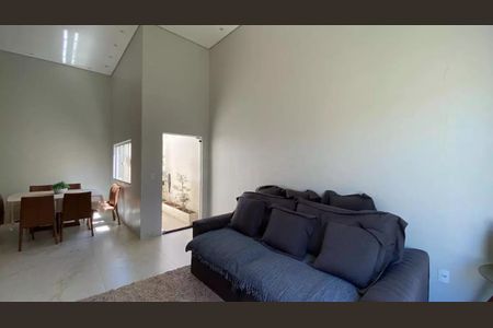 Casa para alugar com 180m², 3 quartos e 3 vagas Casa para alugar com 180m², 3 quartos e 3 vagasSala