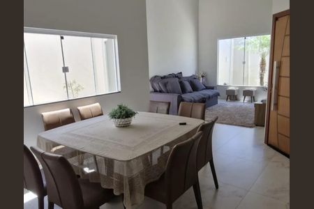 Sala de Jantar de casa para alugar com 3 quartos, 180m² em Santa Rosa, Uberlândia