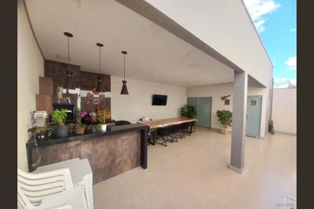Casa para alugar com 180m², 3 quartos e 3 vagas Casa para alugar com 180m², 3 quartos e 3 vagasÁrea comum