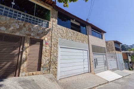 Fachada de casa para alugar com 3 quartos, 210m² em Jardim Pirituba, São Paulo
