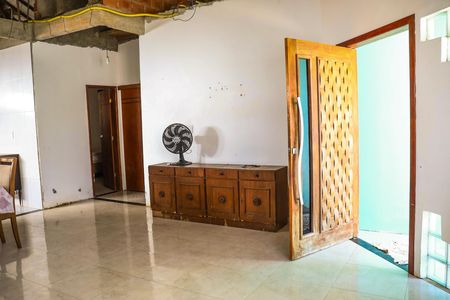 Casa para alugar com 336m², 3 quartos e 2 vagas Casa para alugar com 336m², 3 quartos e 2 vagasSala