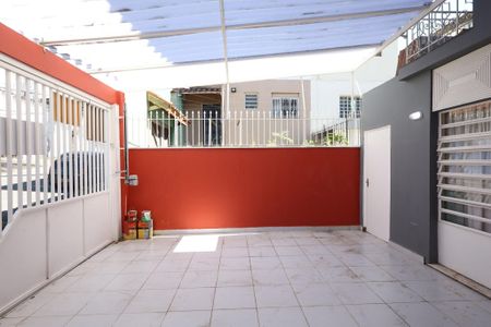 Casa para alugar com 120m², 3 quartos e 3 vagas Casa para alugar com 120m², 3 quartos e 3 vagasGaragem