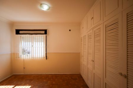 Casa para alugar com 120m², 3 quartos e 3 vagas Casa para alugar com 120m², 3 quartos e 3 vagasQuarto 1