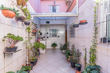 Quintal de casa para alugar com 3 quartos, 180m² em Parque Nações Unidas, São Paulo