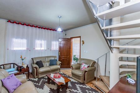 Casa para alugar com 180m², 3 quartos e 2 vagas Casa para alugar com 180m², 3 quartos e 2 vagasSala