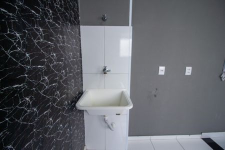 Área de Serviço de apartamento para alugar com 2 quartos, 43m² em Jardim Maria Eugenia, Sorocaba