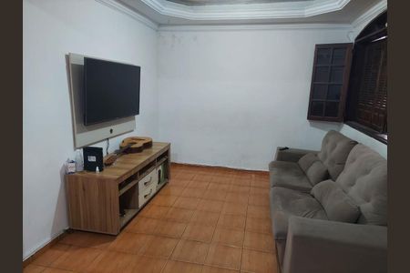 Casa para alugar com 180m², 4 quartos e 1 vaga Casa para alugar com 180m², 4 quartos e 1 vagaSala