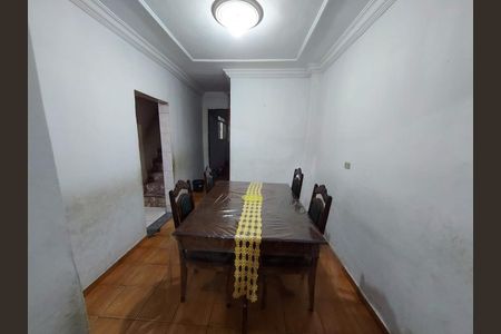 Sala de casa à venda com 4 quartos, 180m² em Industrial, Contagem