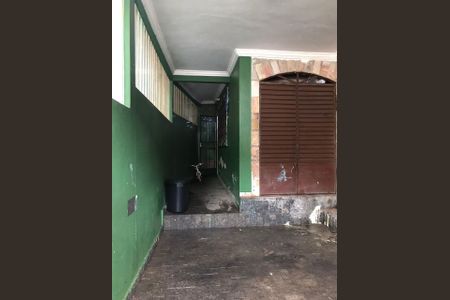 Área externa de casa à venda com 4 quartos, 180m² em Industrial, Contagem