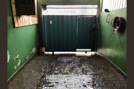 Área externa de casa à venda com 4 quartos, 180m² em Industrial, Contagem