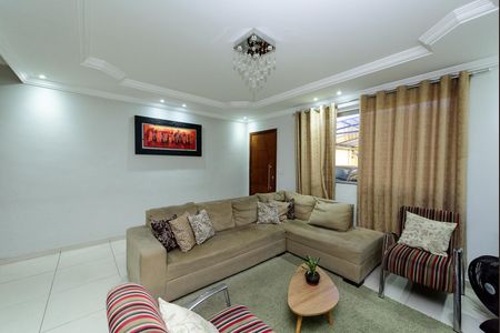 Sala de casa à venda com 3 quartos, 120m² em Santa Cruz Industrial, Contagem