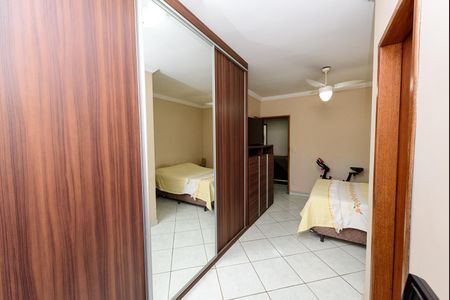 Suite de casa à venda com 3 quartos, 120m² em Santa Cruz Industrial, Contagem
