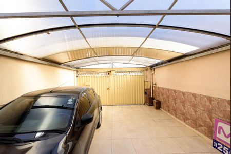 Garagem de casa à venda com 3 quartos, 120m² em Santa Cruz Industrial, Contagem