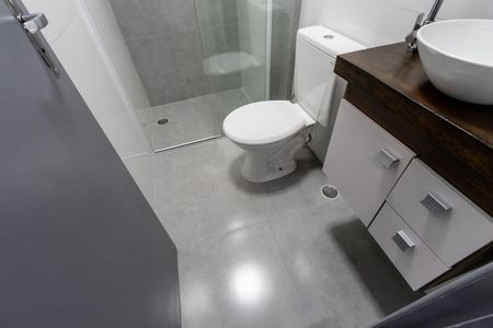 Apartamento para alugar com 31m², 2 quartos e sem vaga Apartamento para alugar com 31m², 2 quartos e sem vagaBanheiro