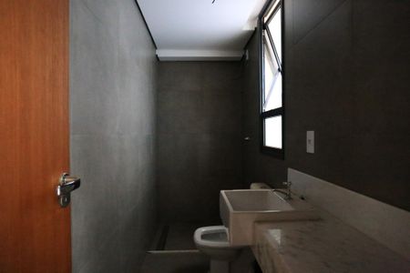 Apartamento à venda com 90m², 2 quartos e 2 vagas Apartamento à venda com 90m², 2 quartos e 2 vagasBanheiro da Suíte