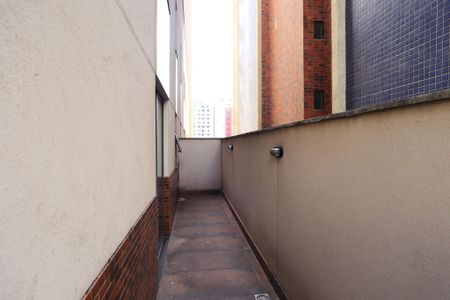 Apartamento à venda com 90m², 2 quartos e 2 vagas Apartamento à venda com 90m², 2 quartos e 2 vagasVaranda