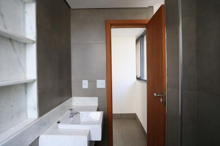 Apartamento à venda com 90m², 2 quartos e 2 vagas Apartamento à venda com 90m², 2 quartos e 2 vagasBanheiro