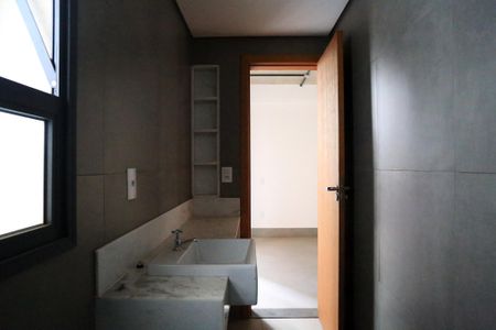 Apartamento à venda com 90m², 2 quartos e 2 vagas Apartamento à venda com 90m², 2 quartos e 2 vagasBanheiro da Suíte