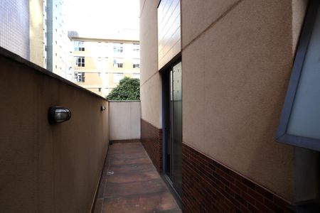Apartamento à venda com 90m², 2 quartos e 2 vagas Apartamento à venda com 90m², 2 quartos e 2 vagasVaranda