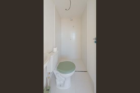 Banheiro de kitnet/studio para alugar com 1 quarto, 17m² em Vila Granada, São Paulo