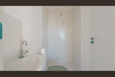 Banheiro de kitnet/studio para alugar com 1 quarto, 17m² em Vila Granada, São Paulo