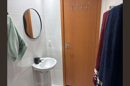 Apartamento à venda com 47m², 2 quartos e 1 vaga Apartamento à venda com 47m², 2 quartos e 1 vagaBanheiro