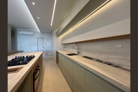 Apartamento para alugar com 169m², 3 quartos e 2 vagas Apartamento para alugar com 169m², 3 quartos e 2 vagasCozinha