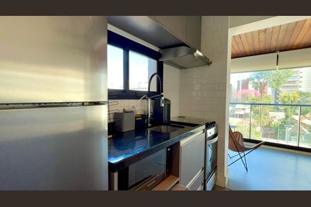 Cozinha de apartamento para alugar com 1 quarto, 70m² em Pinheiros, São Paulo