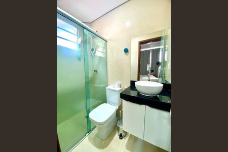 Banheiro de apartamento à venda com 4 quartos, 120m² em Fernão Dias, Belo Horizonte