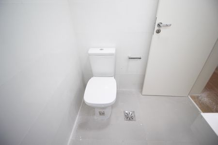 Apartamento à venda com 100m², 2 quartos e 1 vaga Apartamento à venda com 100m², 2 quartos e 1 vagaBanheiro da Suíte 2