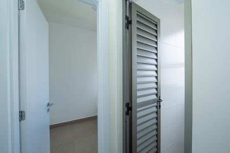 Apartamento à venda com 208m², 4 quartos e 3 vagas Apartamento à venda com 208m², 4 quartos e 3 vagasQUARTO E BANHO DE EMPREGADA