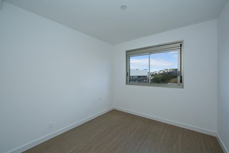 Apartamento à venda com 208m², 4 quartos e 3 vagas Apartamento à venda com 208m², 4 quartos e 3 vagasQUARTO3