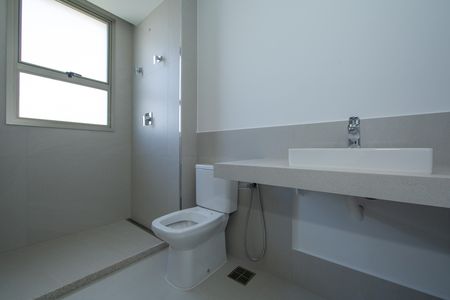 Apartamento à venda com 208m², 4 quartos e 3 vagas Apartamento à venda com 208m², 4 quartos e 3 vagasBANHEIRO4