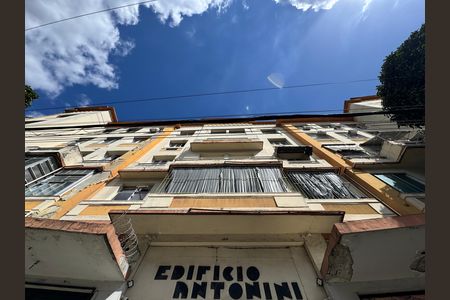 Fachada de apartamento para alugar com 2 quartos, 57m² em Centro, Rio de Janeiro