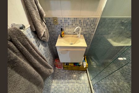 Banheiro social de apartamento para alugar com 2 quartos, 57m² em Centro, Rio de Janeiro