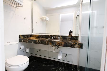 Banheiro de kitnet/studio à venda com 1 quarto, 29m² em Buritis, Belo Horizonte